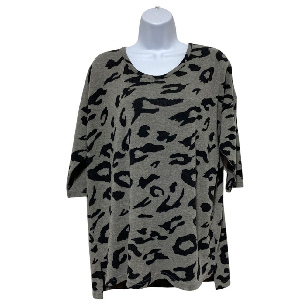 Women's Plus Size 1X Pullover Top Half Sleeve Multi-Color Design By-Questions